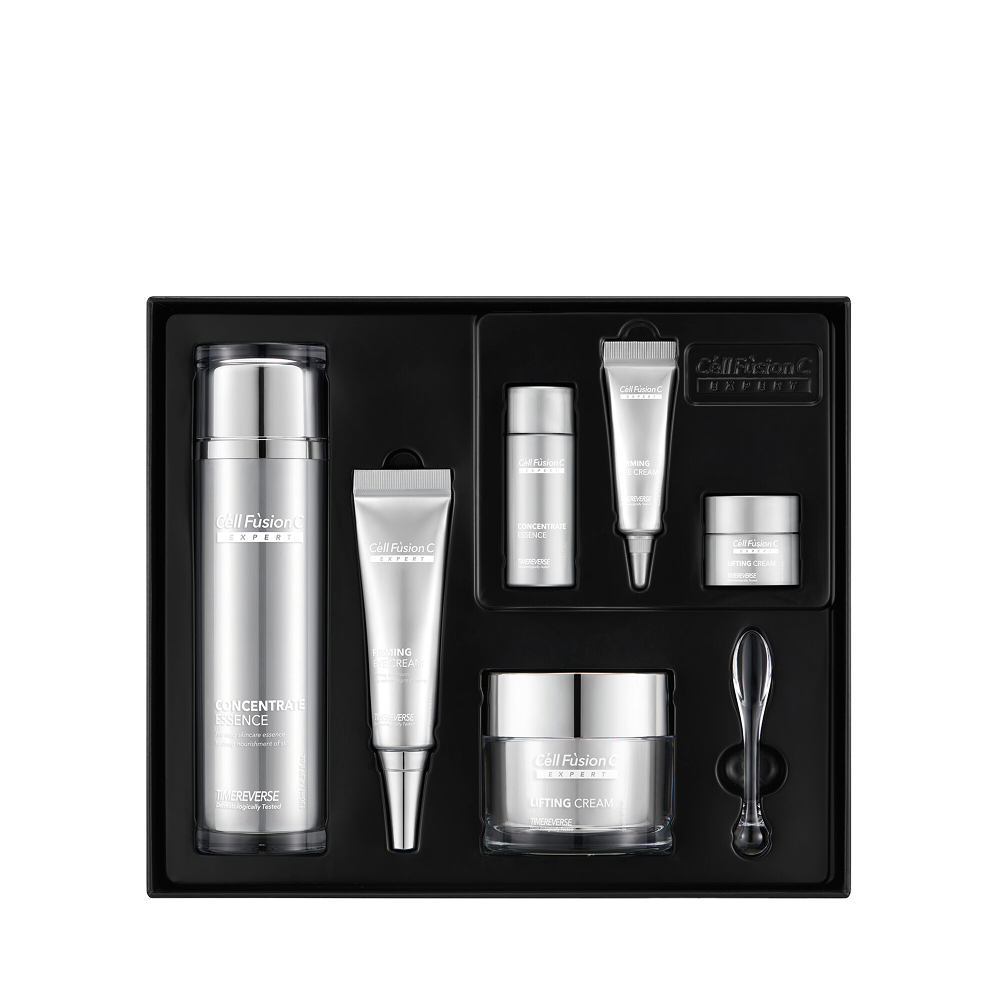 Set van Cell Fusion C Expert Time Reverse huidverzorgingsproducten in een doos.