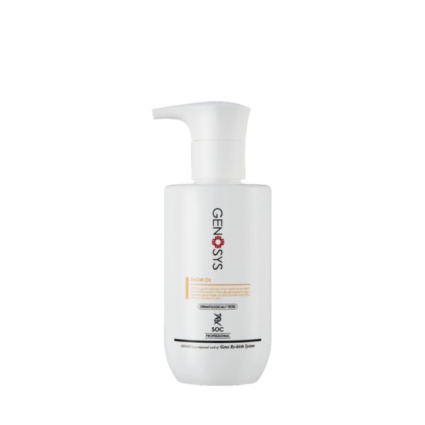 Witte pompflacon van Genosys Snow O2 Cleanser voor gezichtsreiniging.