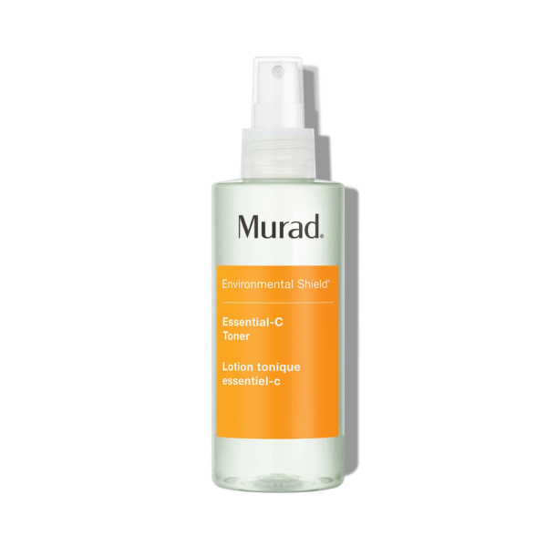 Fles Murad Environmental Shield Essential-C Toner met spraydop tegen een witte achtergrond.