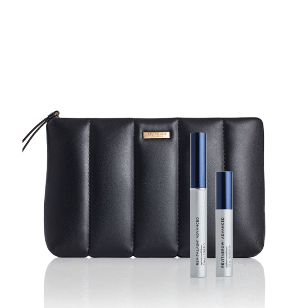 Zwarte gewatteerde etui met twee Revitalash Advanced producten ervoor uit de Ultimate Obsession Set.