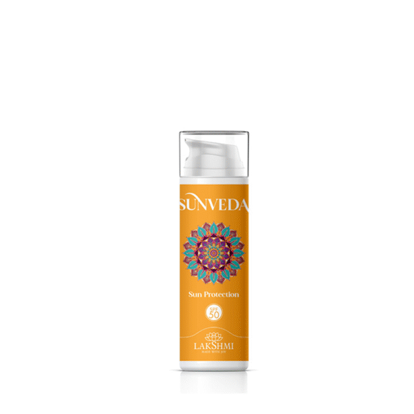 Fles Sunveda zonnebrandcrème SPF 50 van Lakshmi met kleurrijk mandalaontwerp op het etiket.