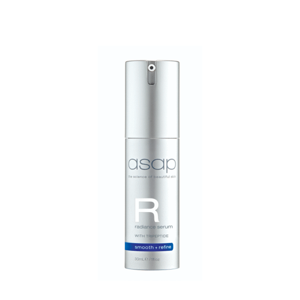 Zilverkleurige fles van asap R radiance serum 30ml met pompdispenser.